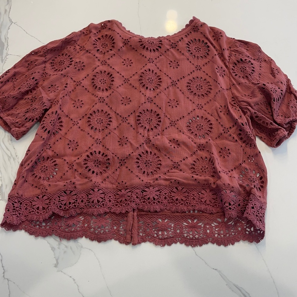 A&F Rose Pink Eyelet Lace Short Sleeve Top Small